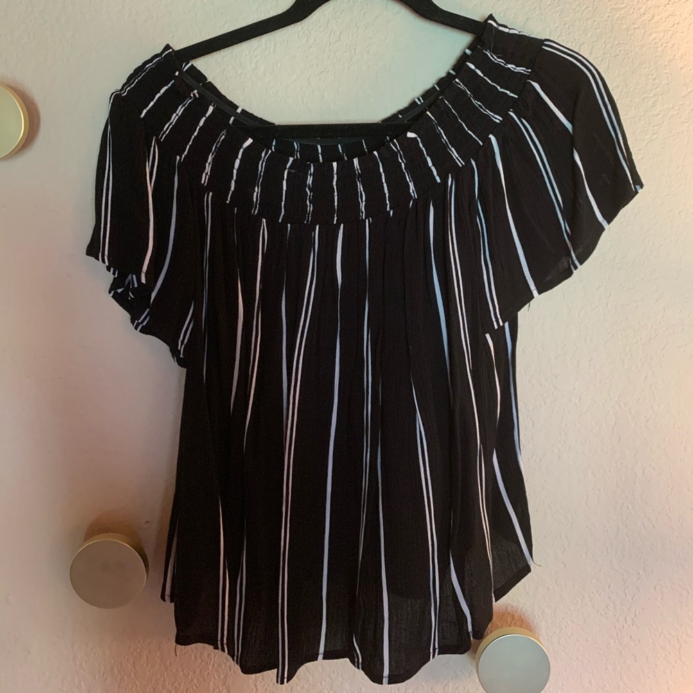 Xhiliration off-the-shoulder Top